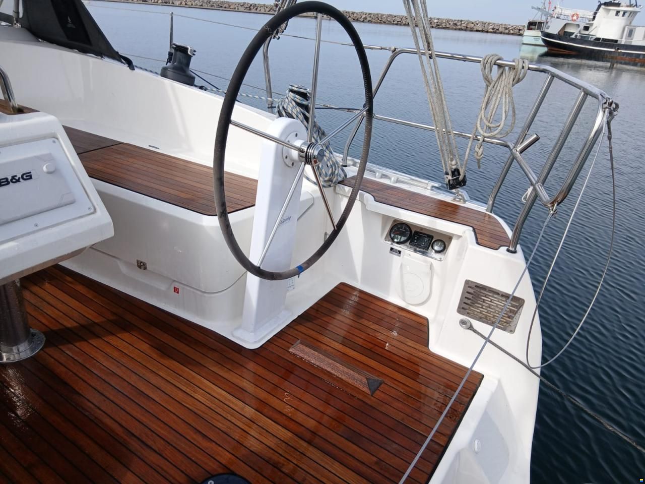 Bavaria Cruiser 37
