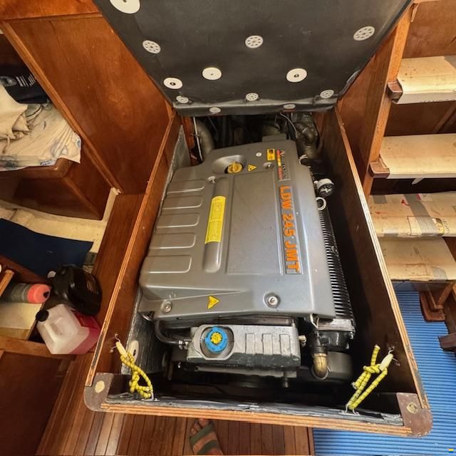 Cantiere Nautico Roseto 38