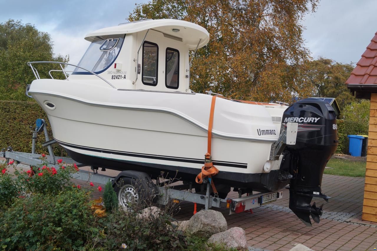 Quicksilver 580 Pilothouse