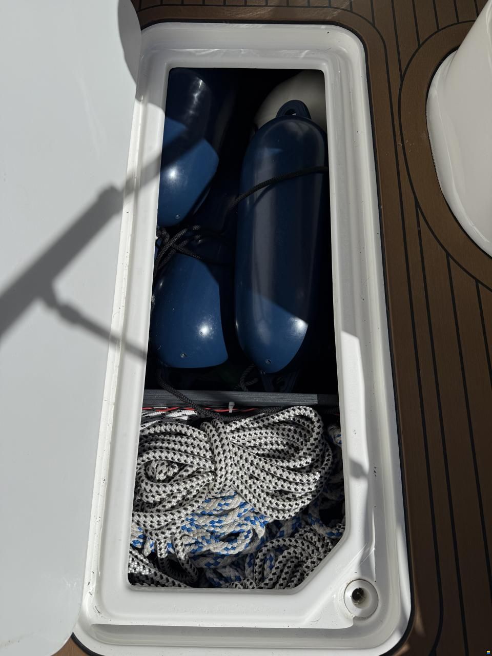 Europe Marine Viper 243