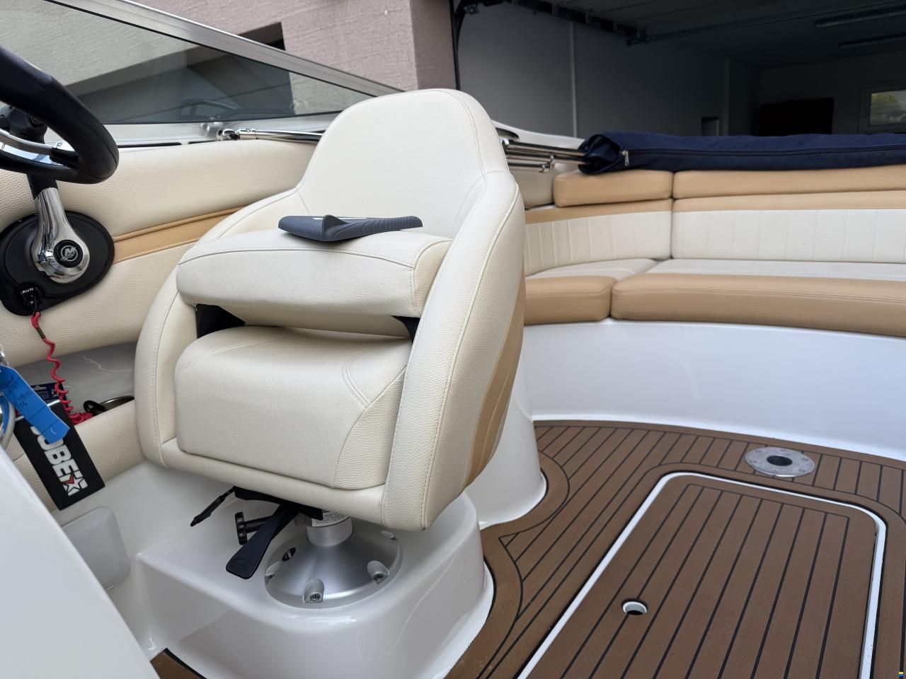 Europe Marine Viper 243