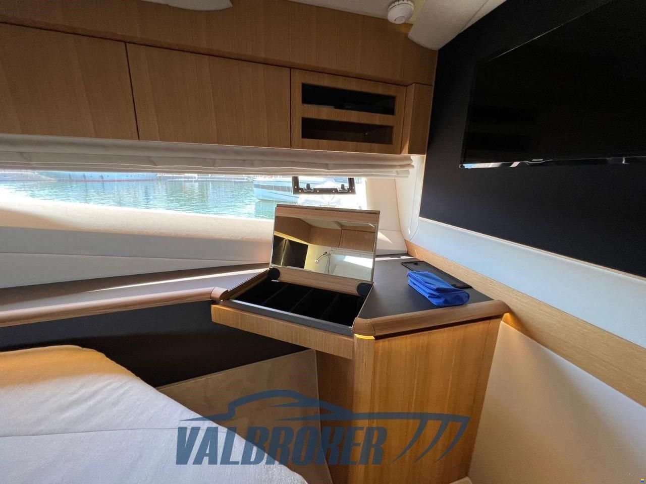 Galeon 680 FLY