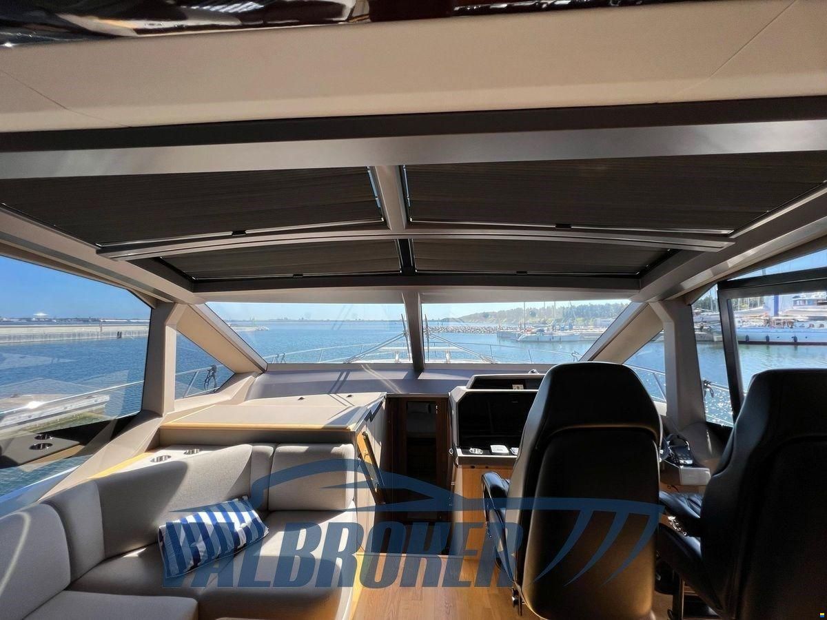 Galeon 680 FLY