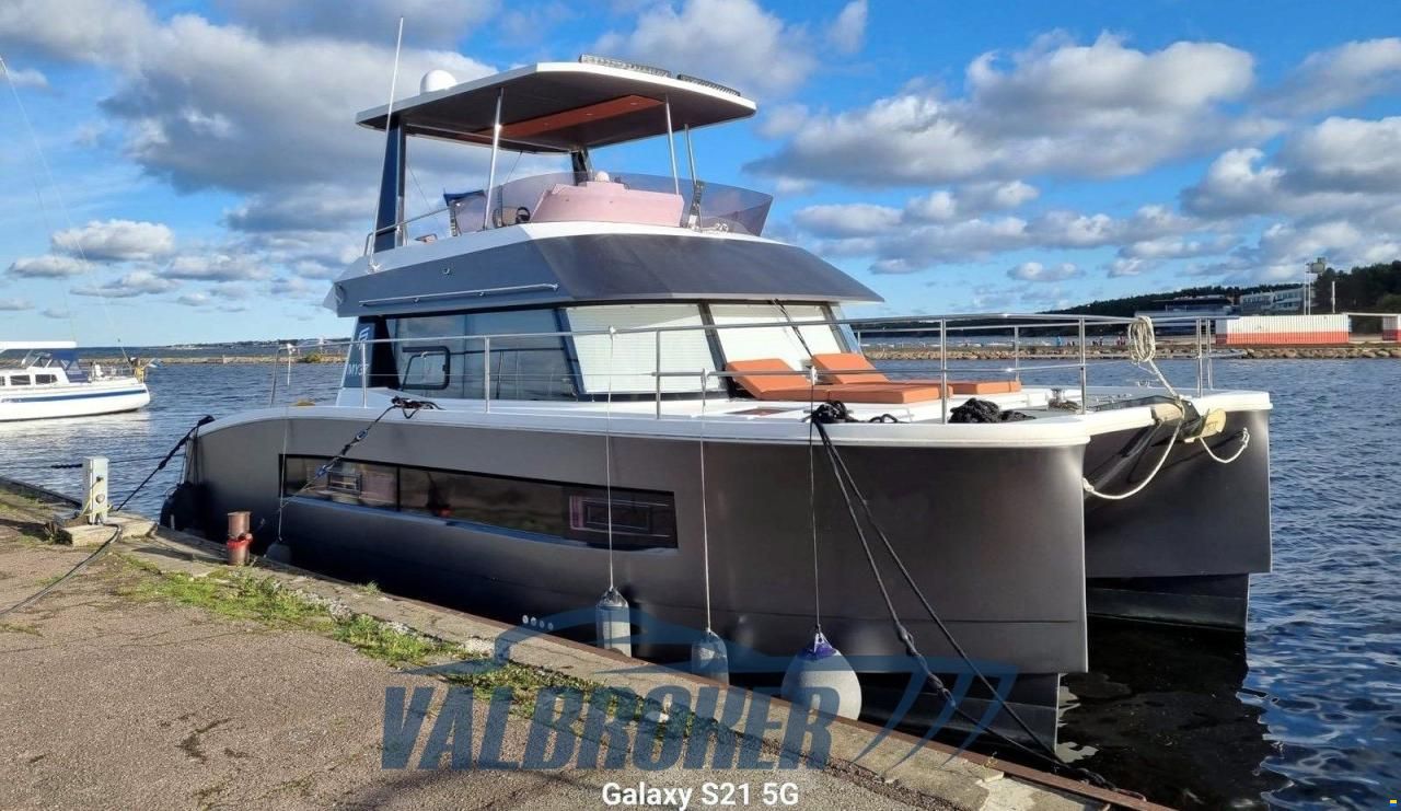 Fountaine Pajot Pajot 37