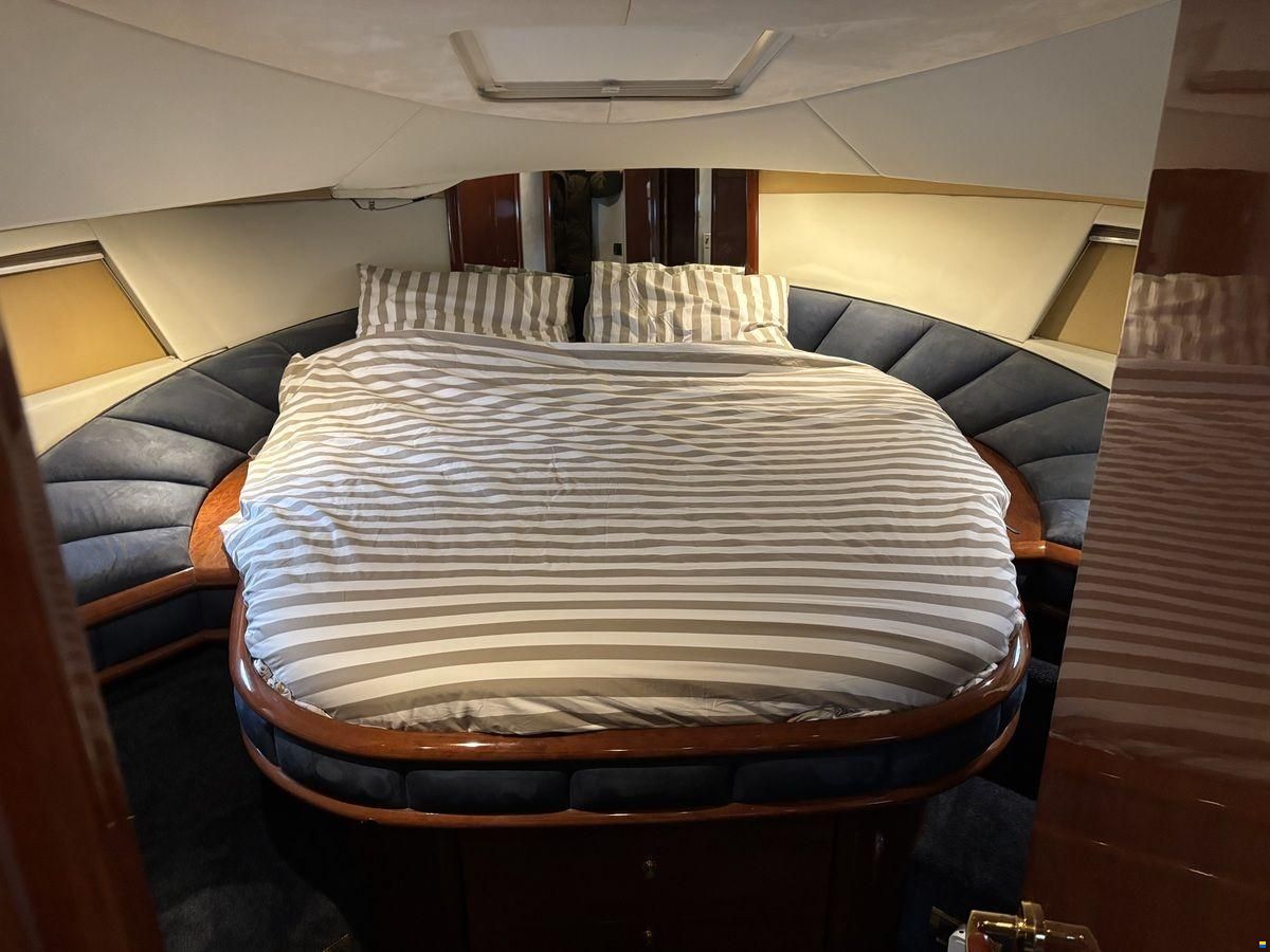 Fairline Squadron 52