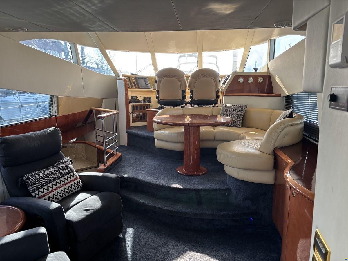 Fairline Squadron 52