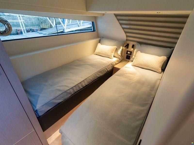 Sunseeker Predator 55