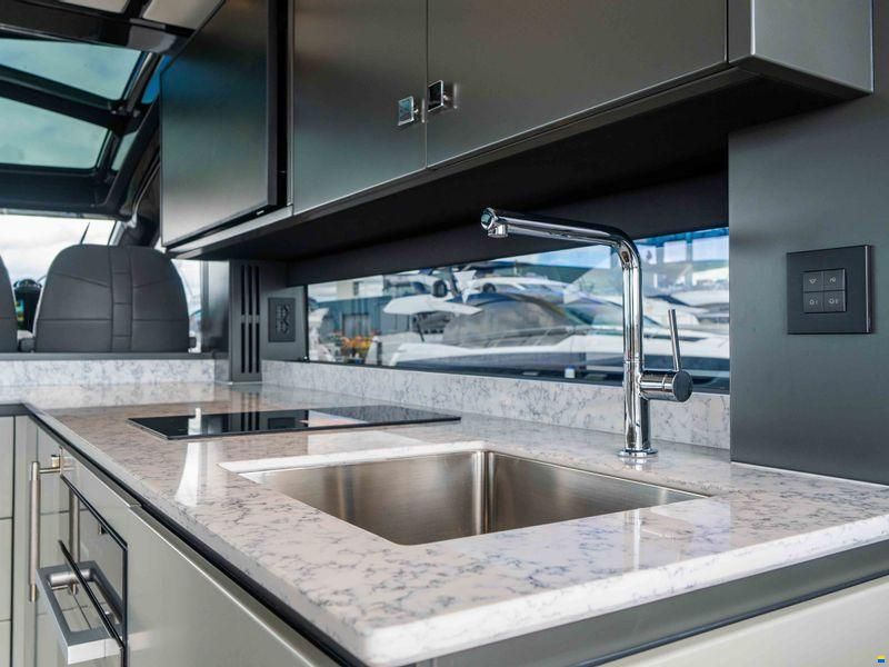 Sunseeker Predator 55