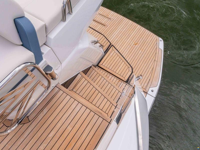 Sunseeker Predator 55