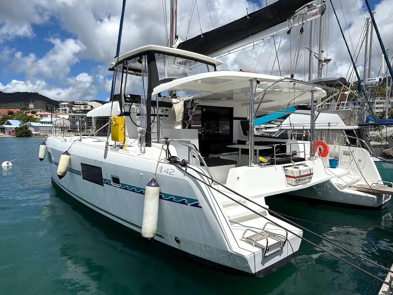 Lagoon 42
