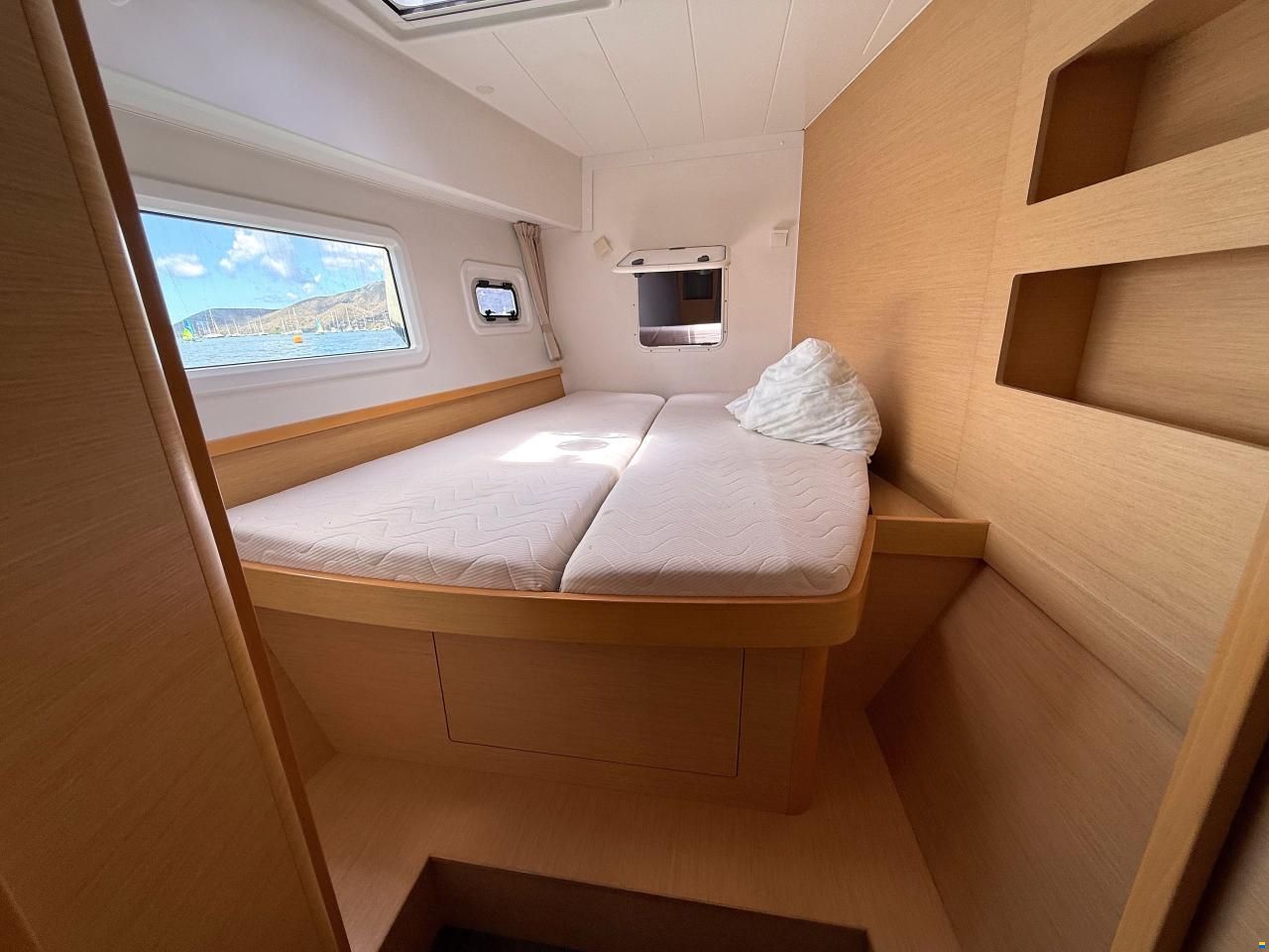 Lagoon 42