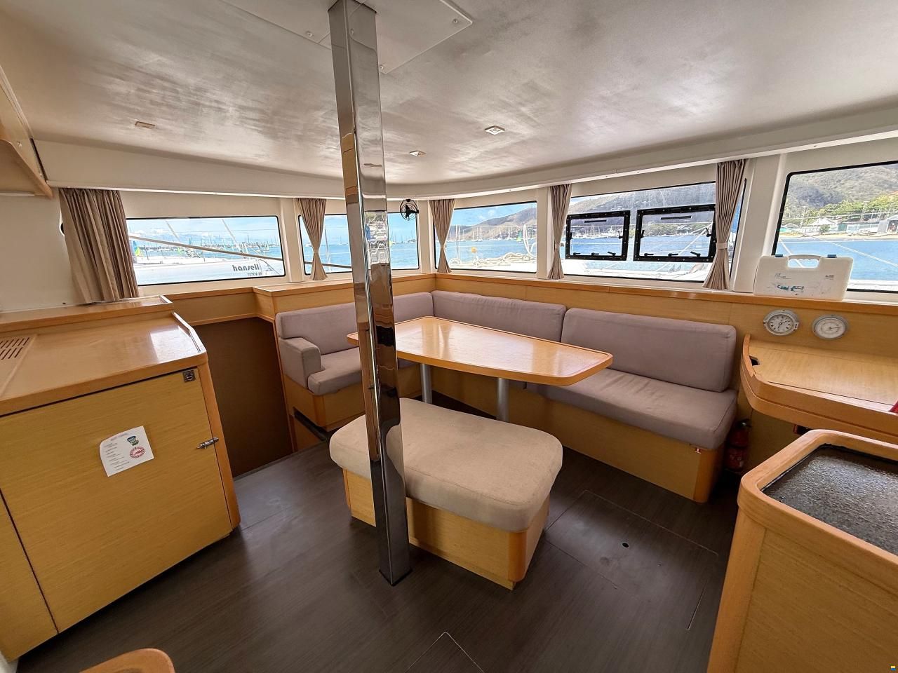 Lagoon 42
