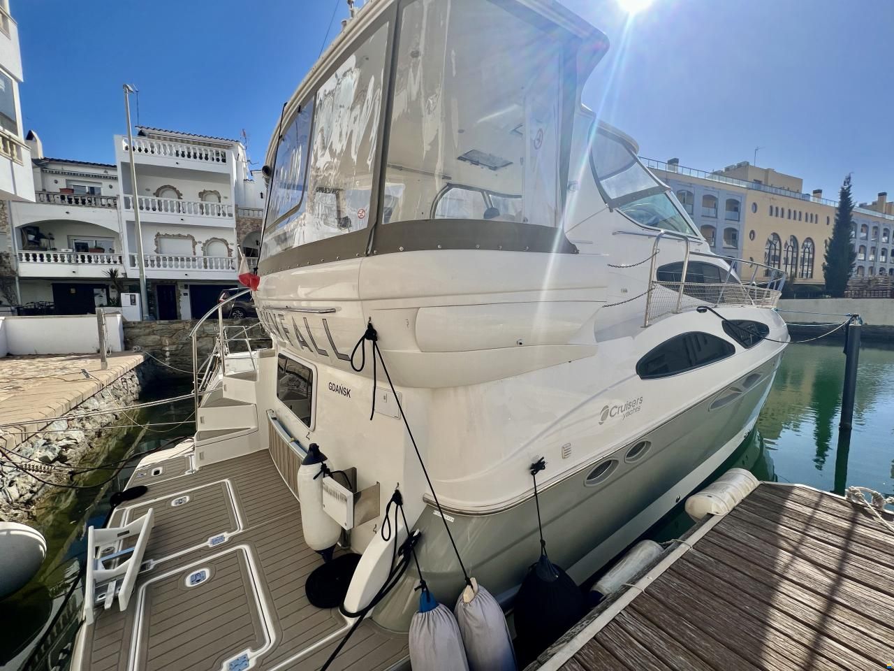 Cruiser Yachts 405 Express Motoryachts