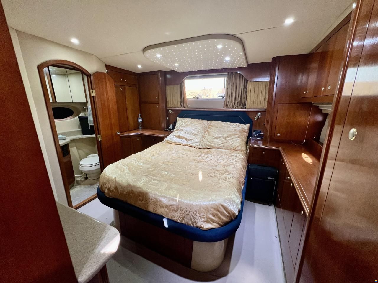 Cruiser Yachts 405 Express Motoryachts