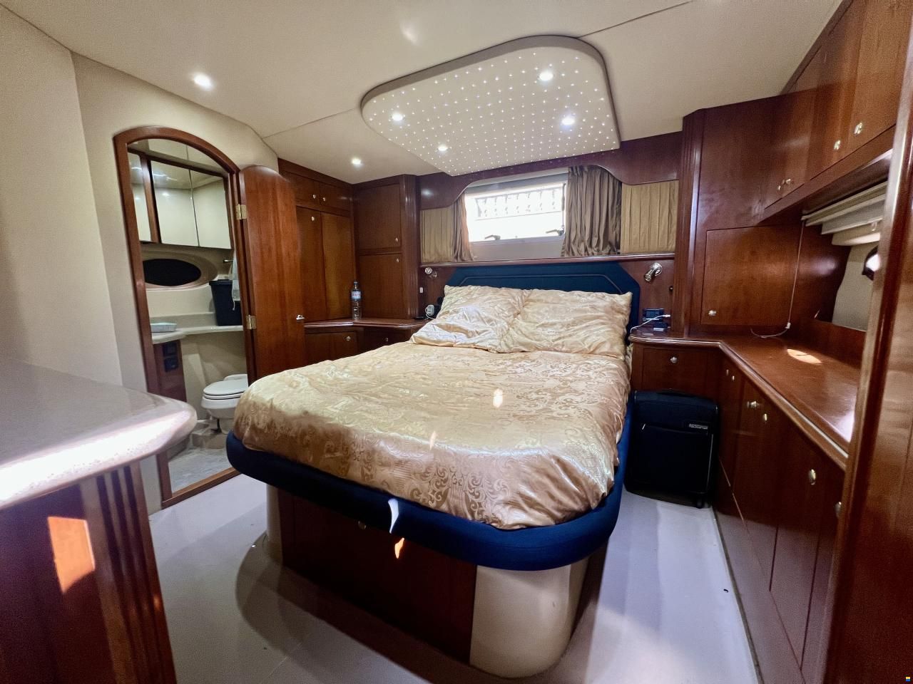 Cruiser Yachts 405 Express Motoryachts
