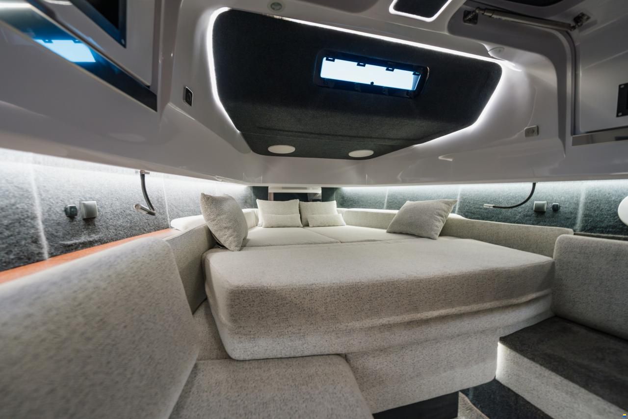 Axopar 45 Cross Cabin