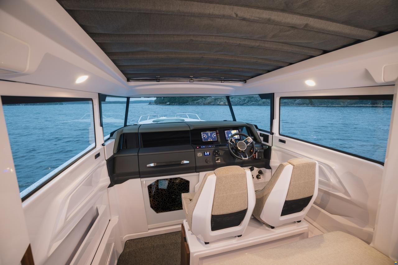 Axopar 38 Cross Cabin