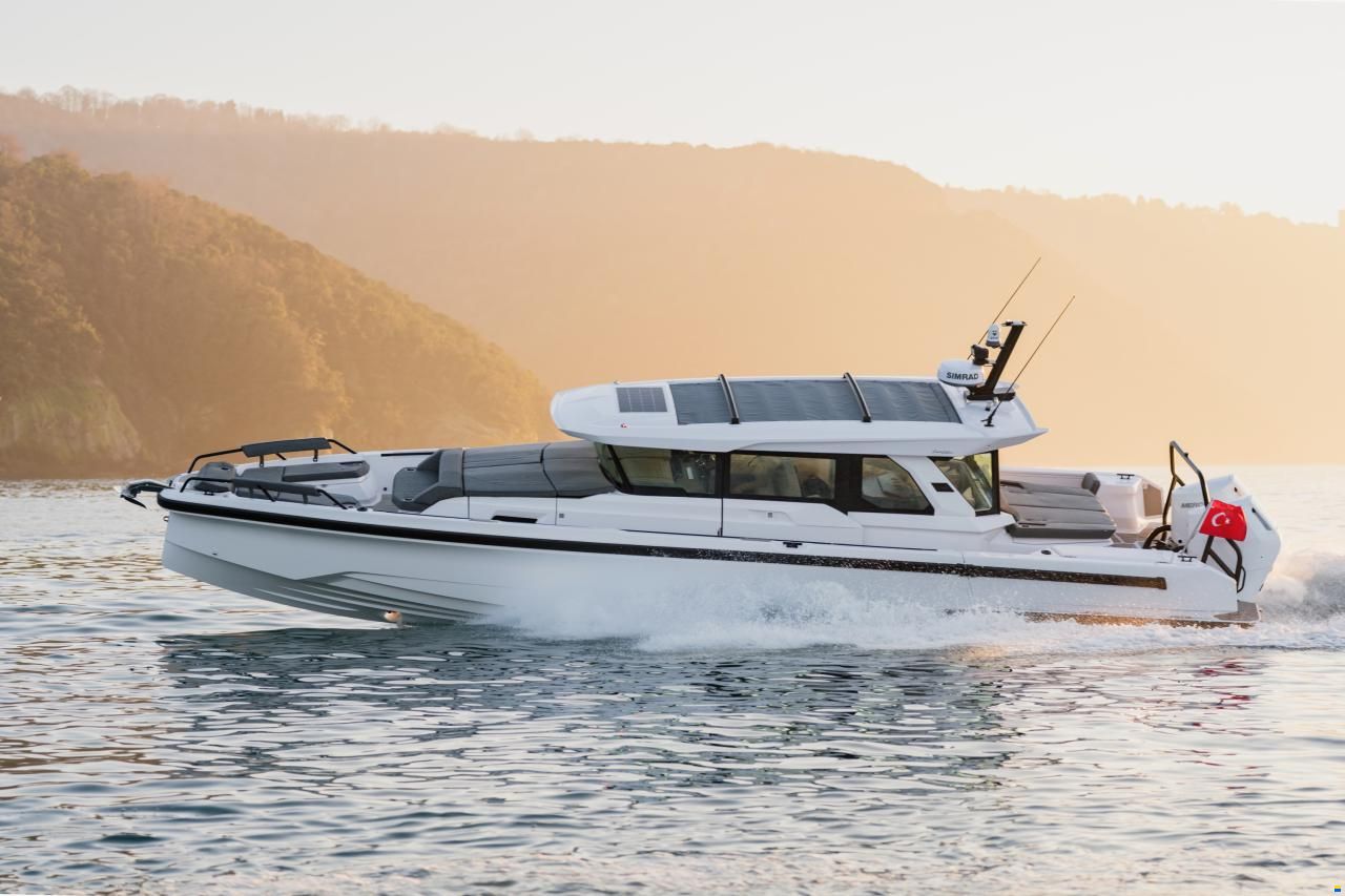 Axopar 38 Cross Cabin