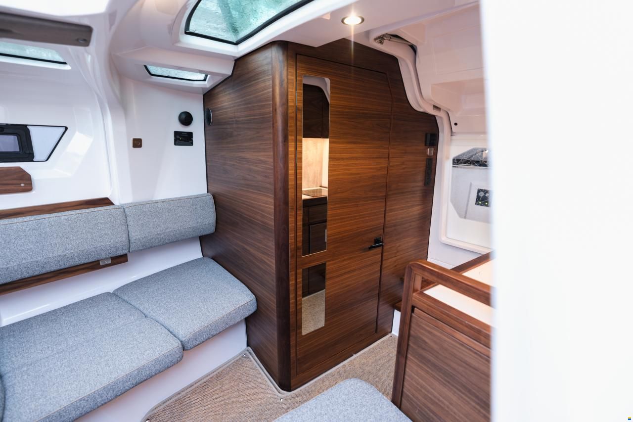 Axopar 38 Cross Cabin
