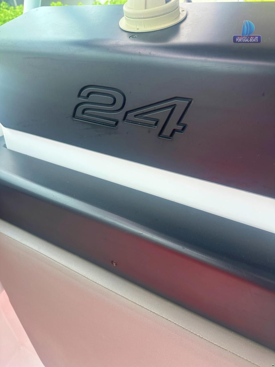 Axopar 24 T-Top