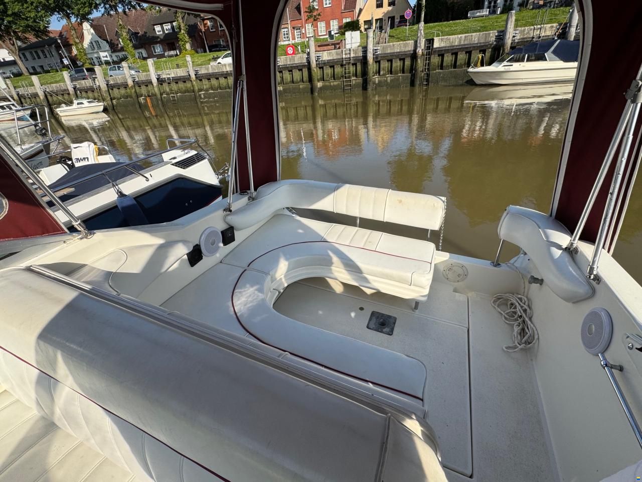 Sea Ray SUNDANCER 230/