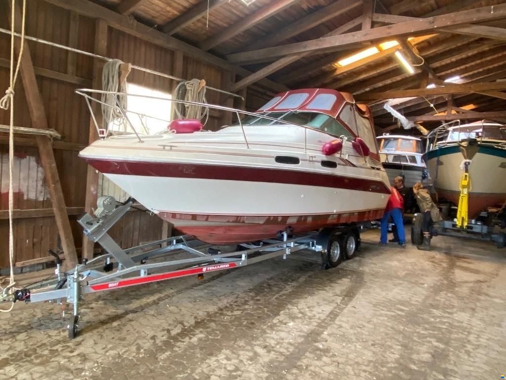 Sea Ray SUNDANCER 230/