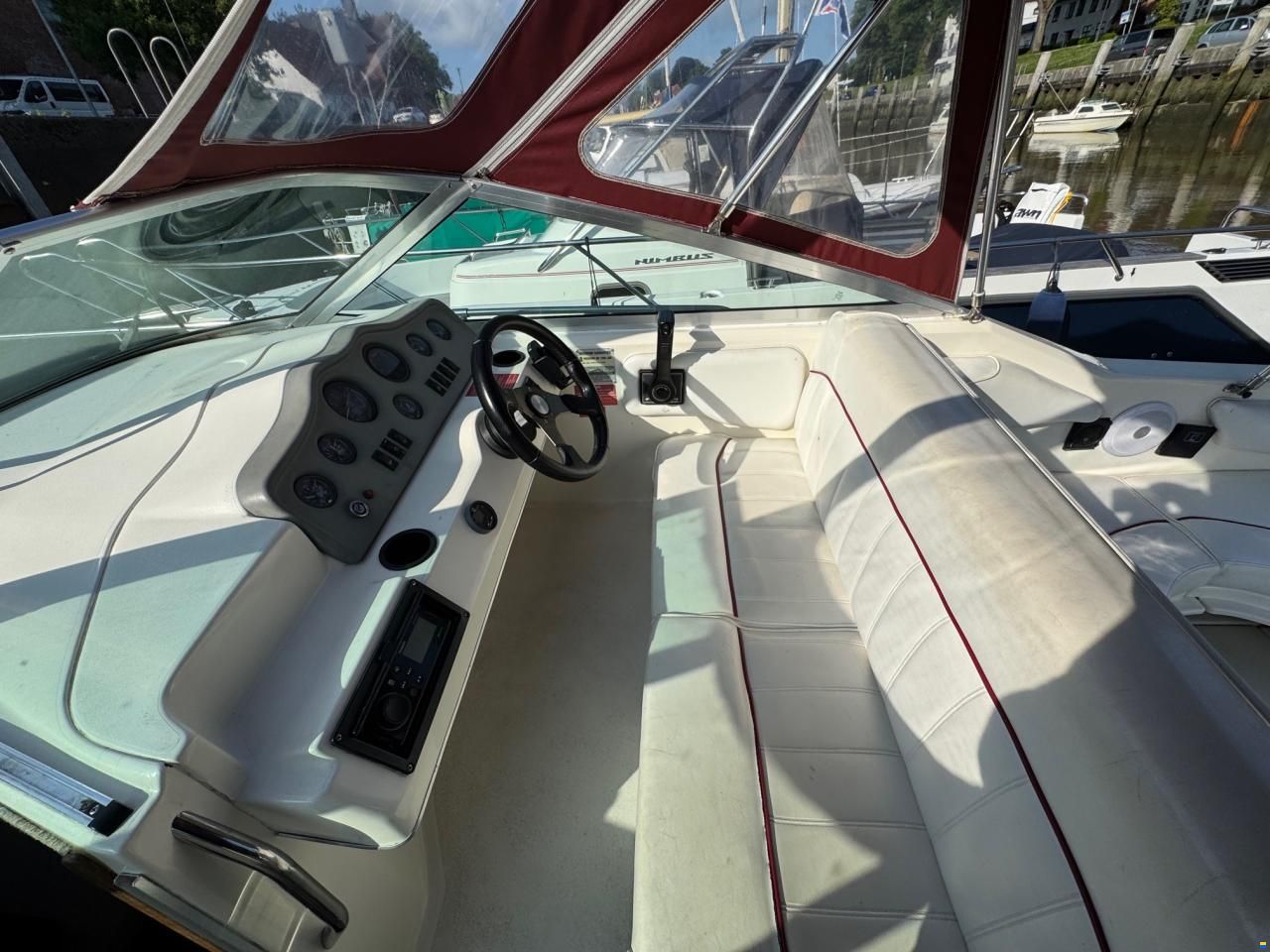 Sea Ray SUNDANCER 230/