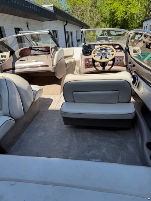 Regal 2100 LSR Bowrider