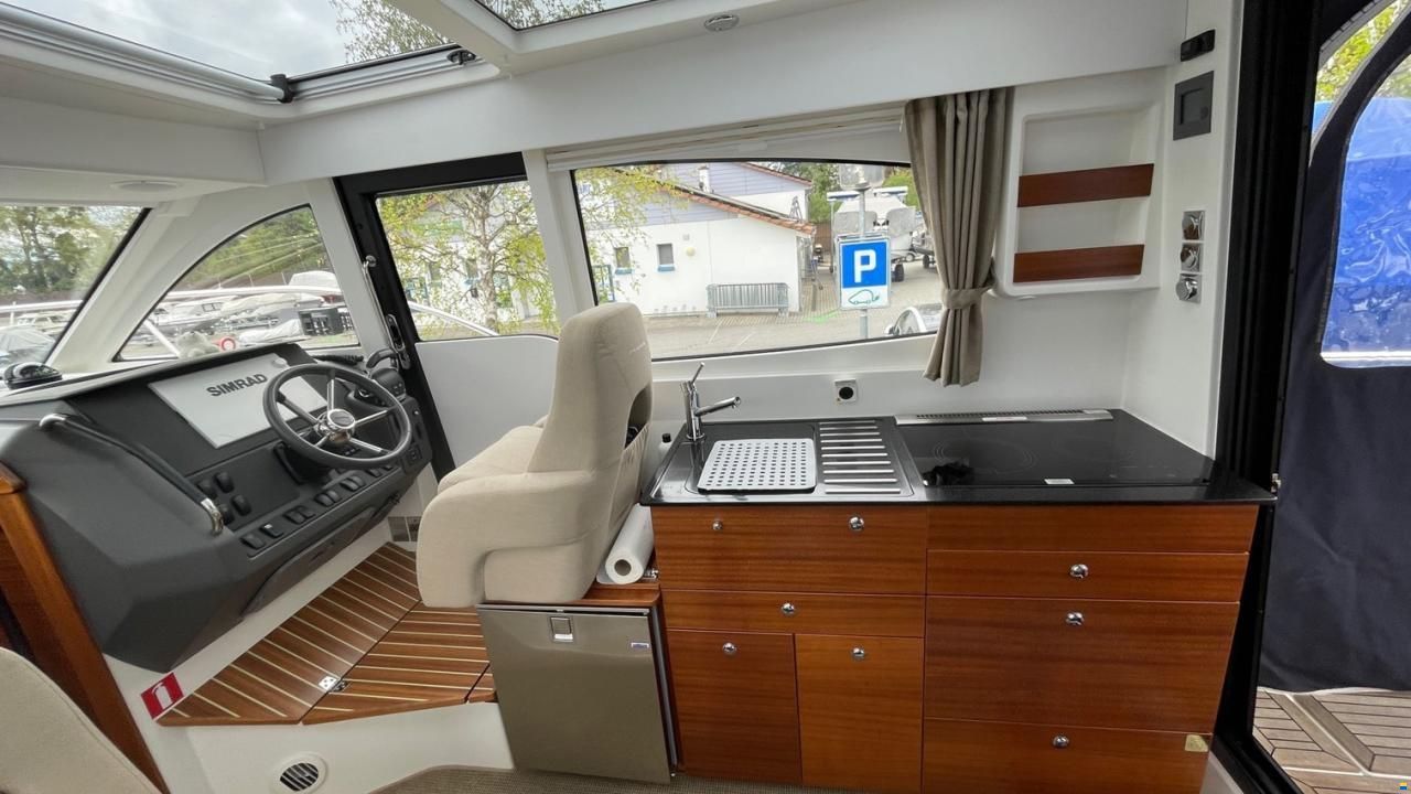 Nimbus 305 Coup&eacute;