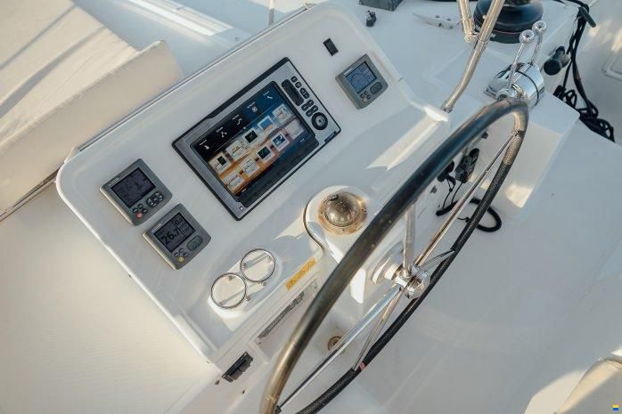Lagoon 450 (2012)