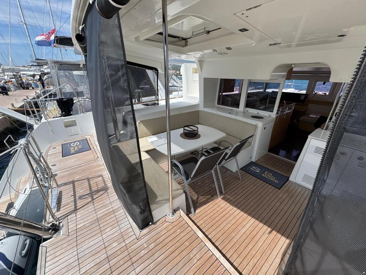 Lagoon 450 (2012)