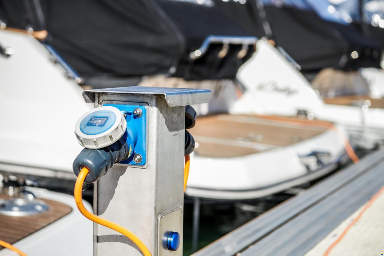 Liegeplatz gesichert beim Neuboot Kauf