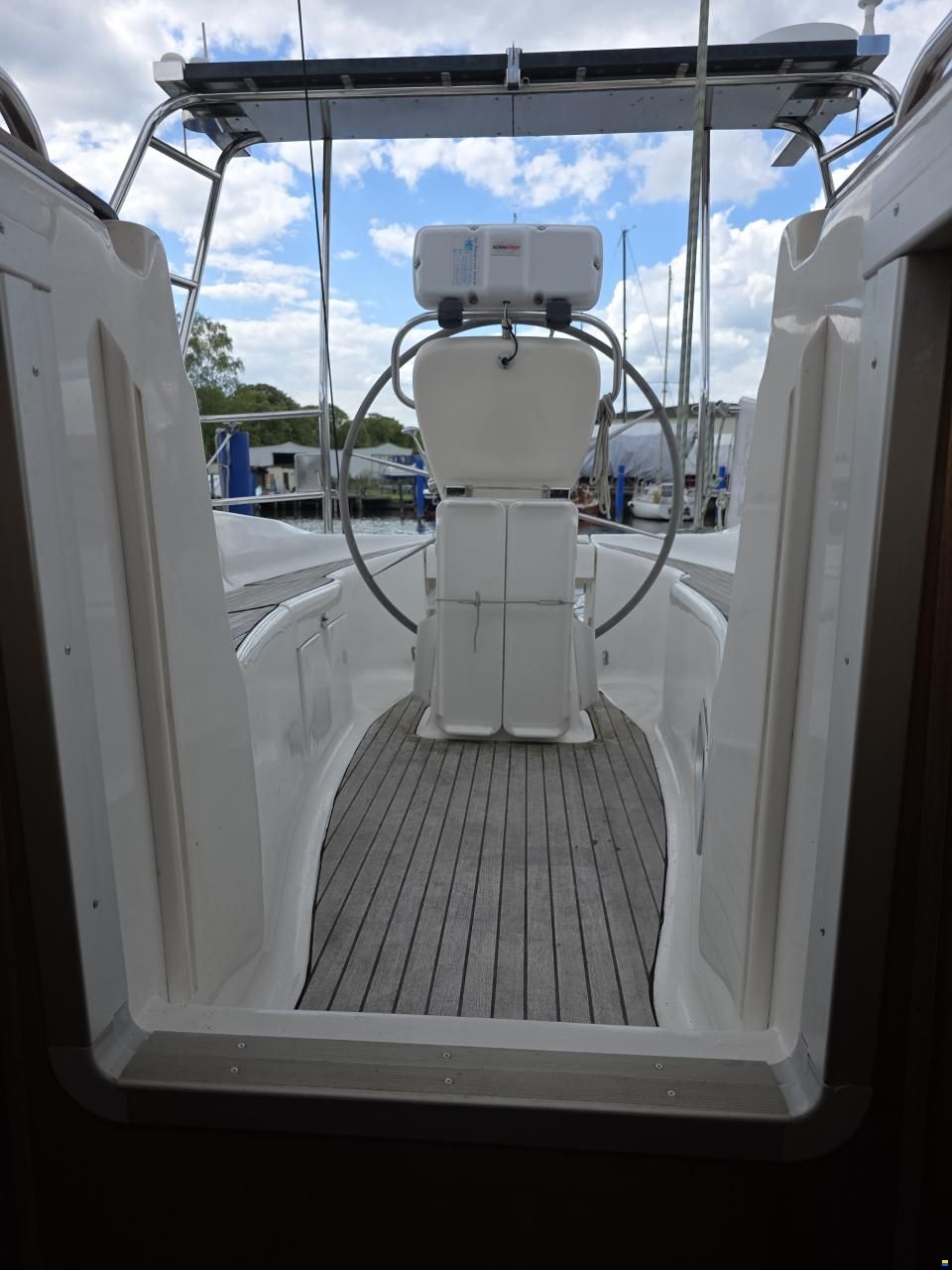 Bavaria 32