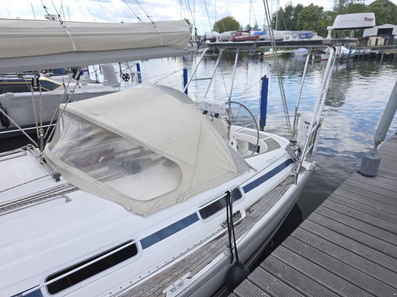 Bavaria 32