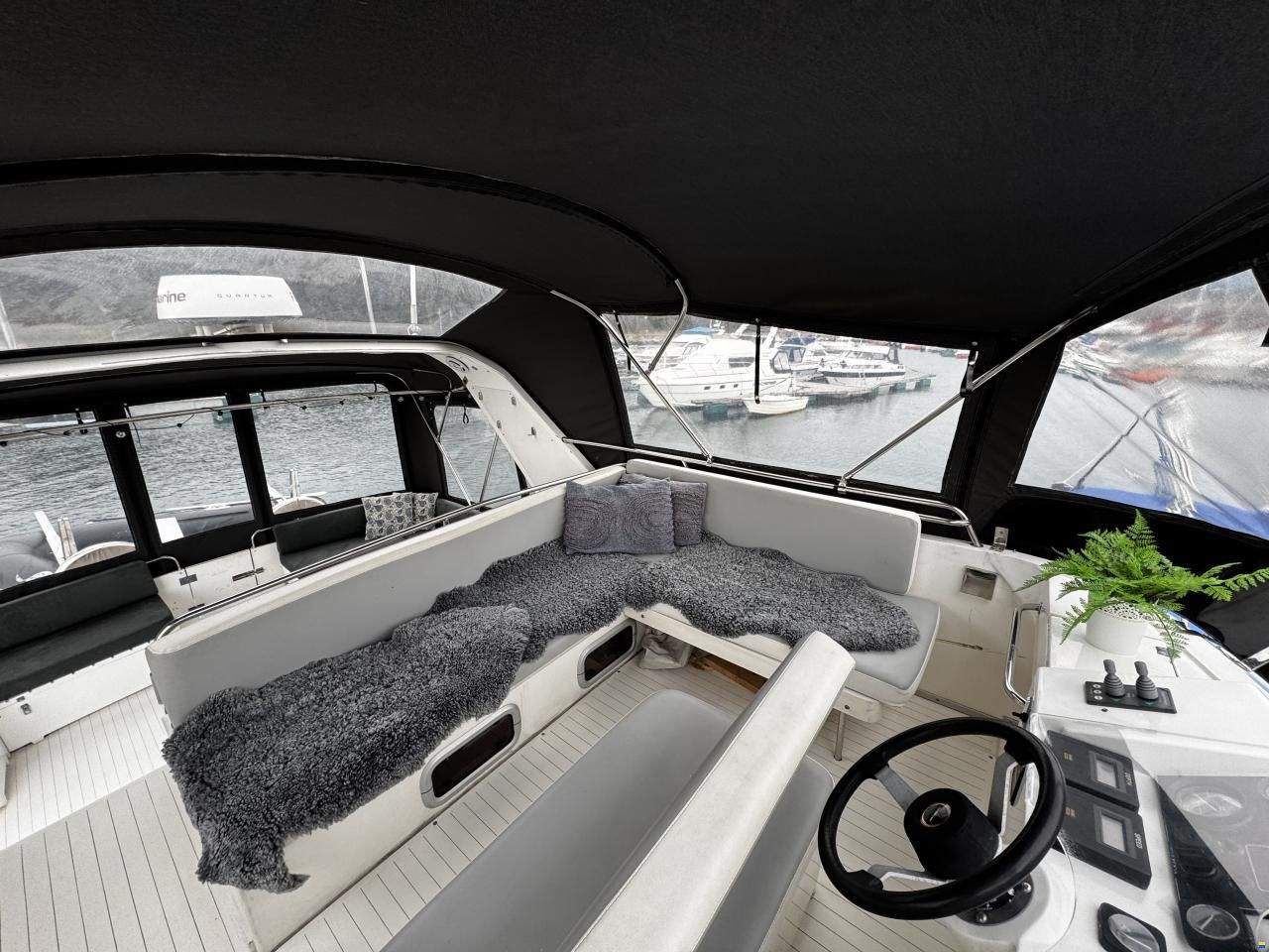 Princess 435