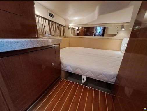Regal Marine 3760 Commodore