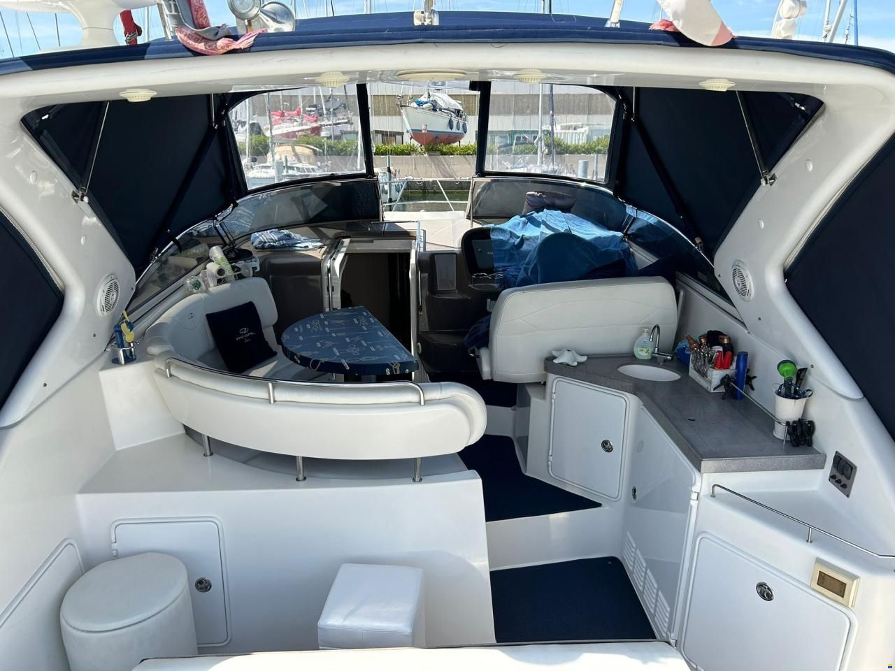 Regal Marine 3760 Commodore