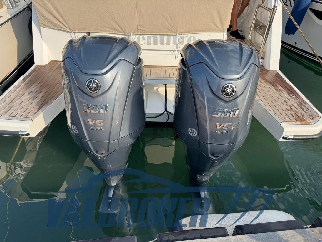 Sealine C335V