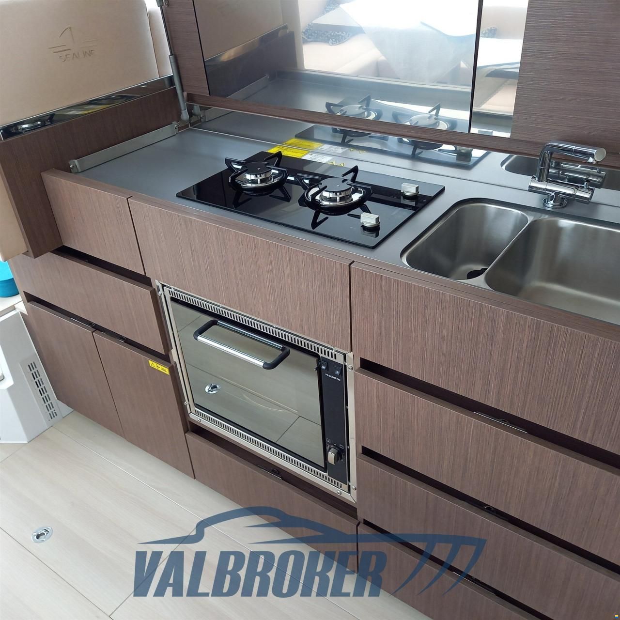 Sealine C335V