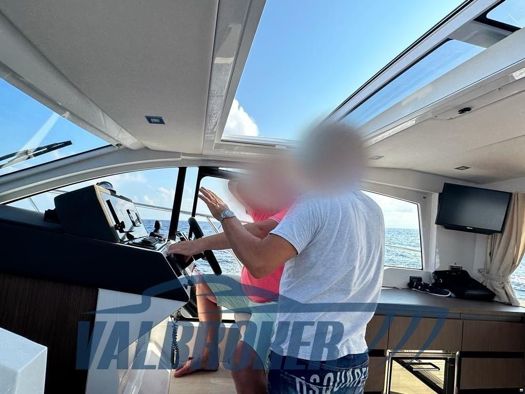 Sealine C335V