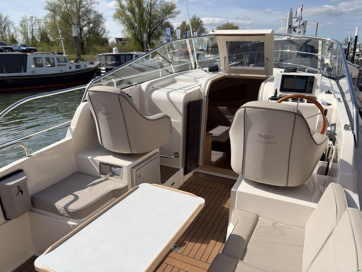 Intercruiser 31