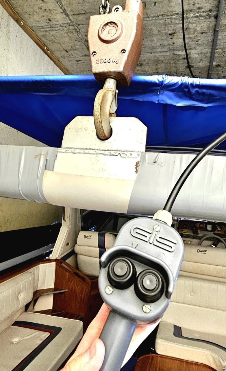 Bootsplatz mit Aufzug / Hallenplatz