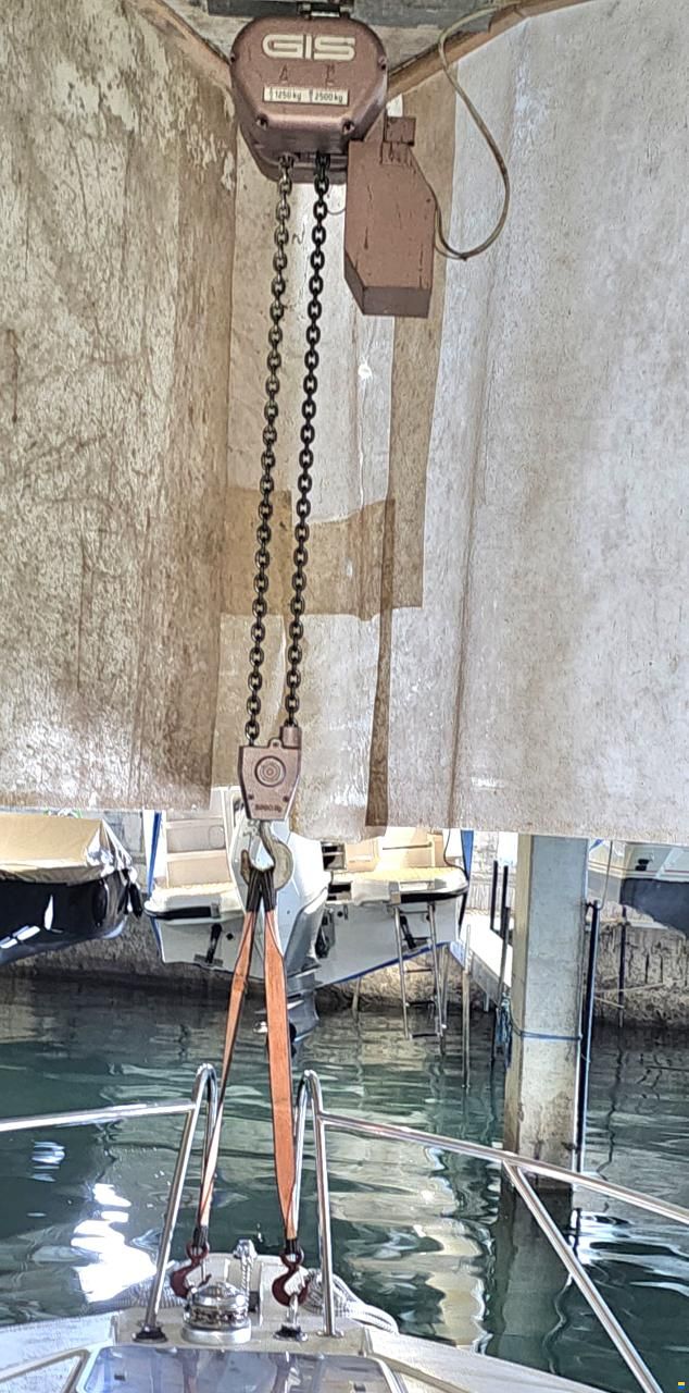 Bootsplatz mit Aufzug / Hallenplatz