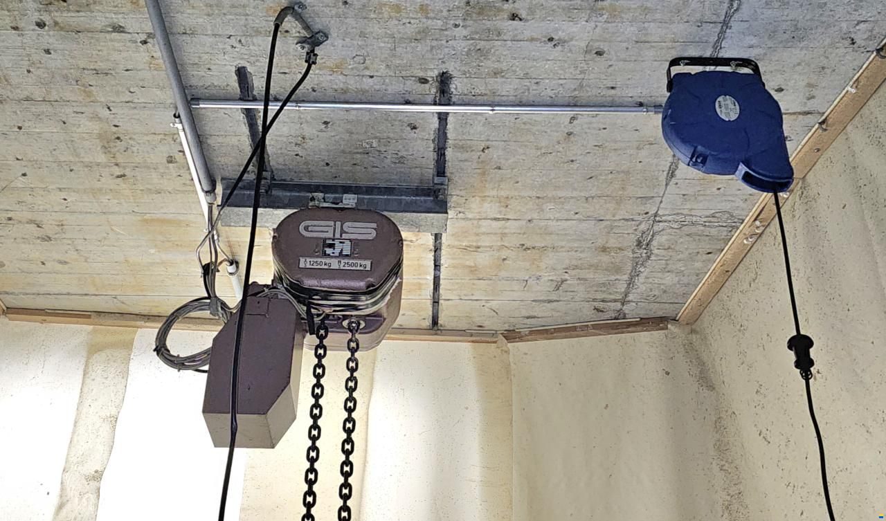 Bootsplatz mit Aufzug / Hallenplatz