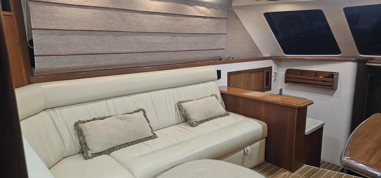 Riviera Flybridge 37
