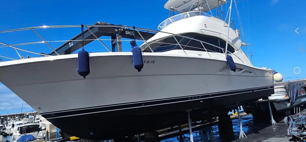 Riviera Flybridge 37
