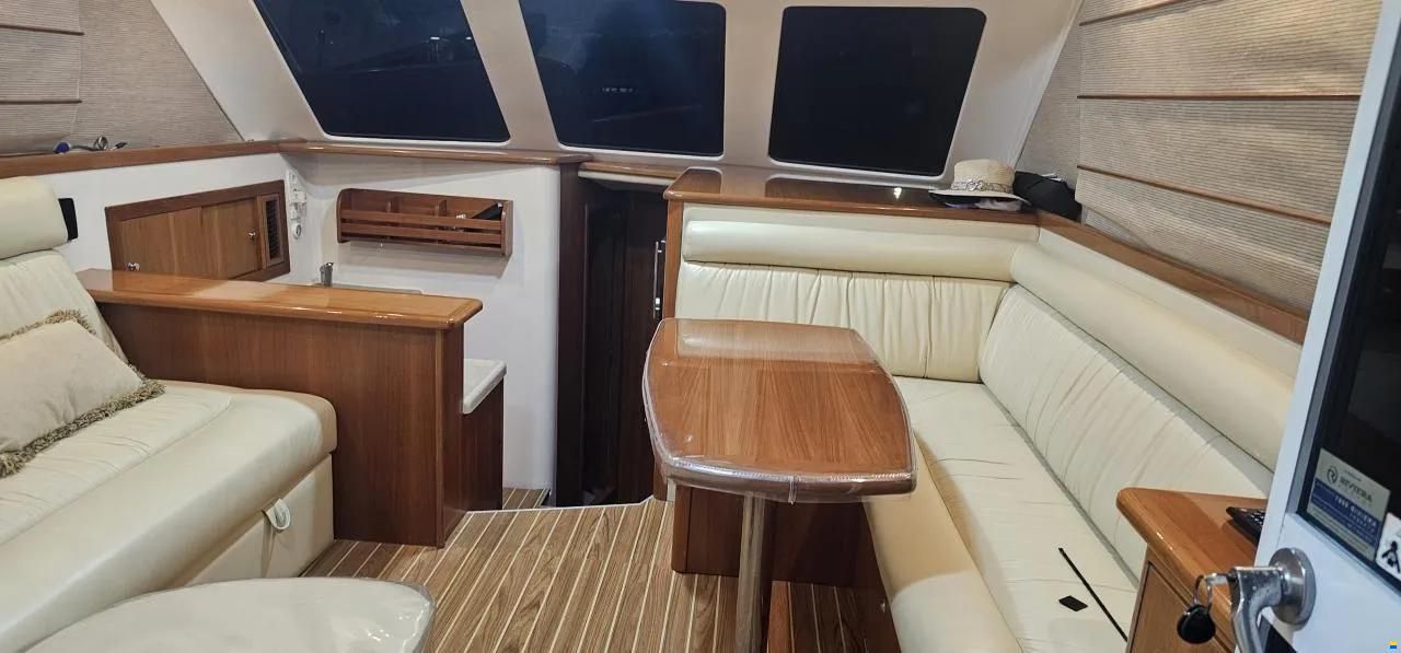 Riviera Flybridge 37
