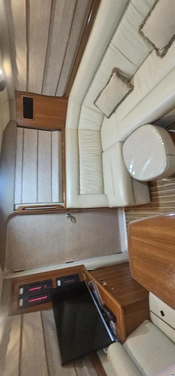 Riviera Flybridge 37