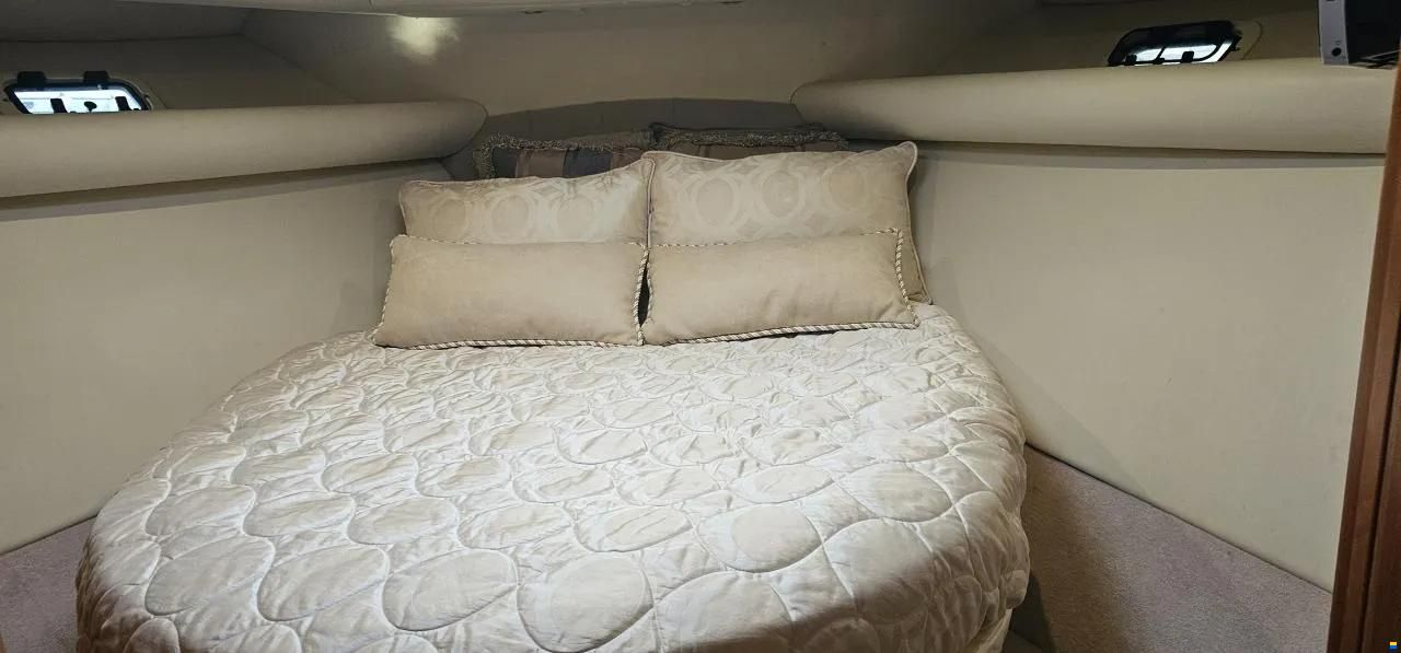 Riviera Flybridge 37