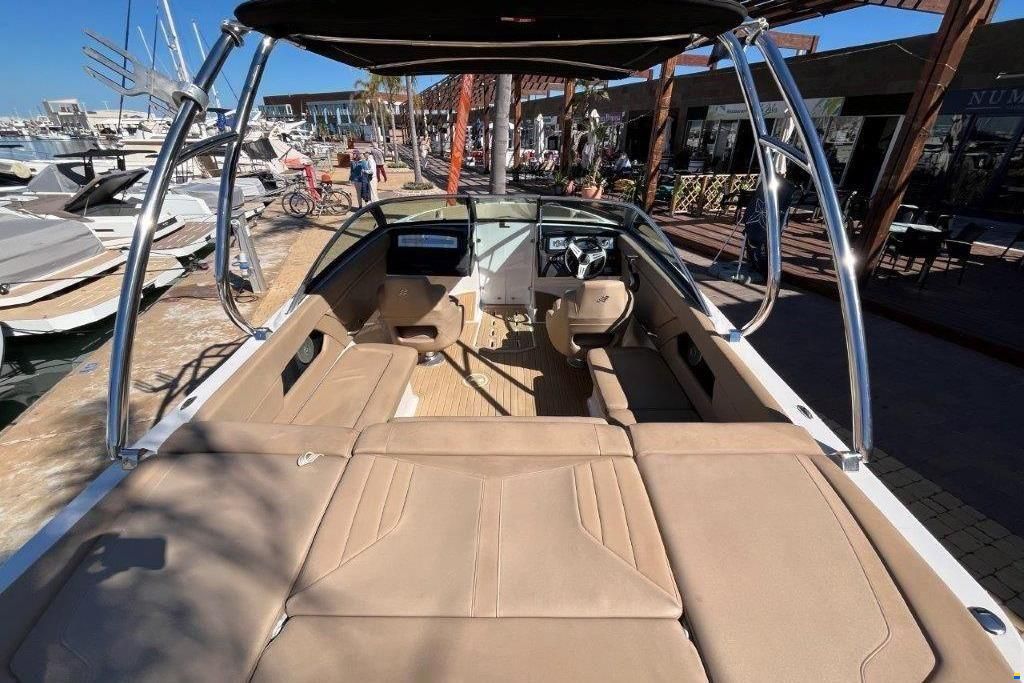 Four Winns H230